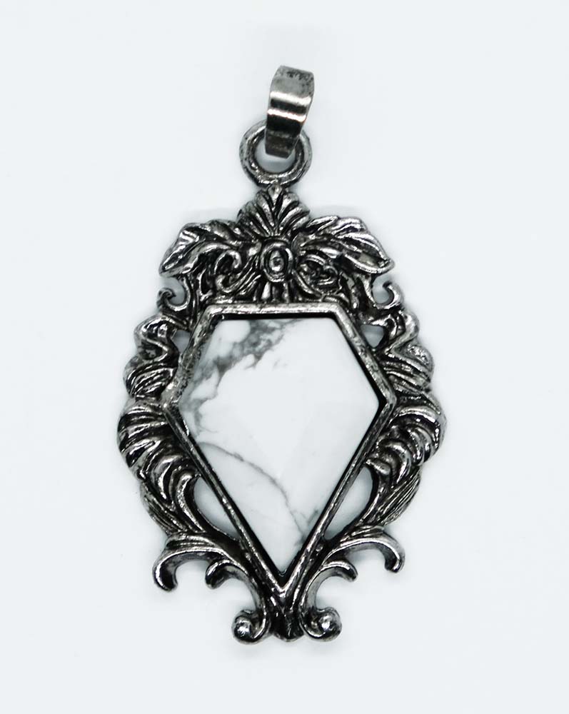 Pendant Howlite Gothic Style