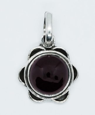 Silver Pendant Garnet 10×10 mm