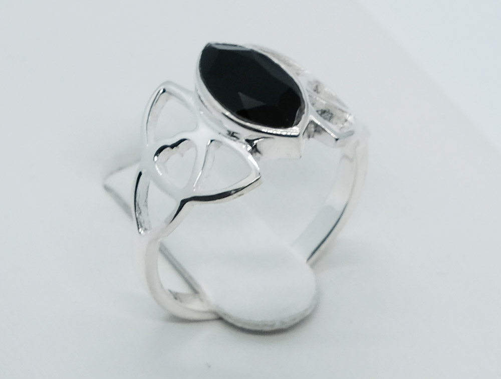 Silver Ring NRQ Cut Onyx