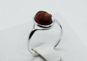 Silver Amber Ring Oval 1.8g