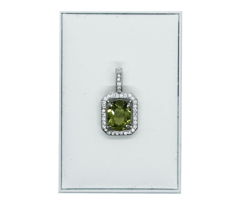 Silver Pendant Peridot