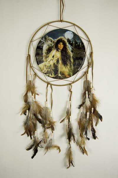 Dream Catcher Indian Lady With Wolves 28cm