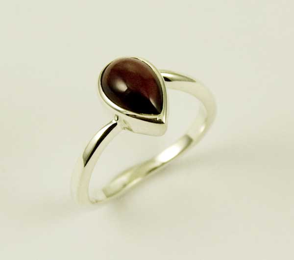 Ring Silver Garnet Plain Tear Drop