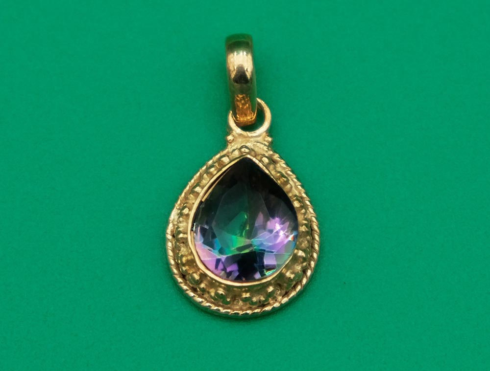 Gold Plated Pendant Mystic Quartz